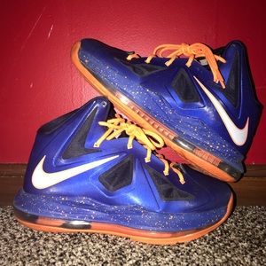 Lebron 10 superhero (rare) size 5